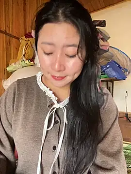 violet-00 online show from 10.29.25