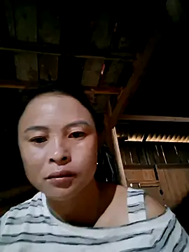 xuxulovezz online show from 10.13.25