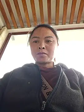 xuxulovezz online show from 12.16.25