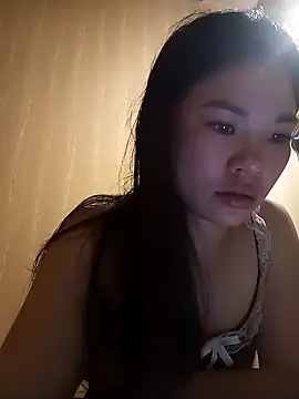 Snapshot of Suny_babyy chatting on 12.23.25 Suny babyy online show from 12.23.25