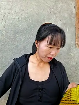 helenzz online show from 10.10.25