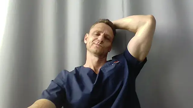 Snapshot of Freeze_Fire chatting on 07.18.26 Freeze Fire online show from 07.18.26