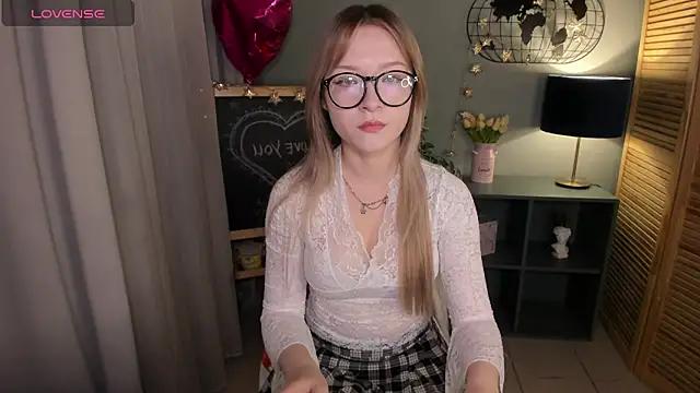 elliupp online show from 10.03.25