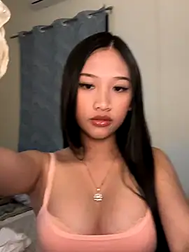 Bunny72772 online show from 12.18.25