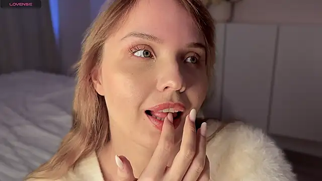 catherine  meow online show from 11.18.25