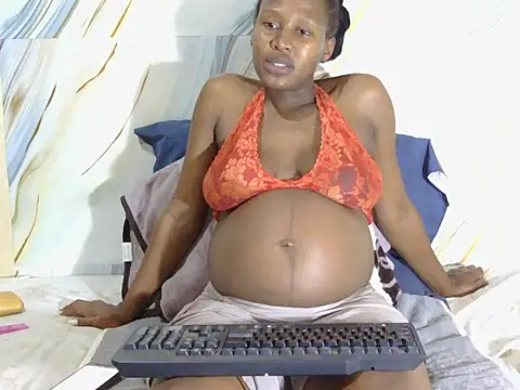 l4 love online show from 10.10.25