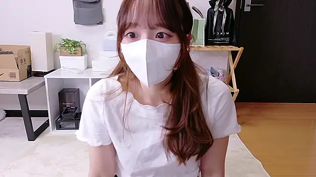 saku sakura  online show from 10.06.25