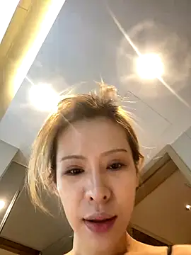 miumiu-66 online show from 10.20.25