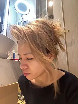 miumiu-66 online show from 11.26.25