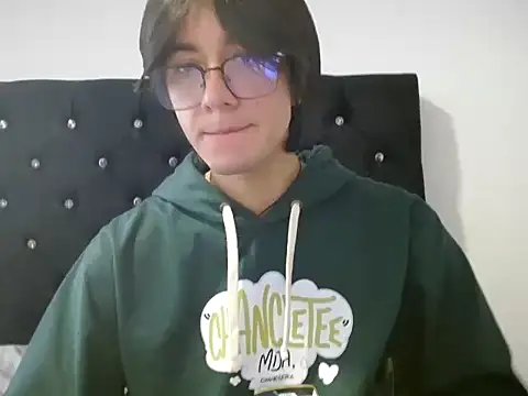 Snapshot of Matti_Mendez_ chatting on 06.22.26 Matti Mendez online show from 06.22.26