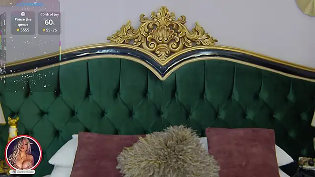 Snapshot of CourtneyRoses chatting on 10.28.25 CourtneyRoses online show from 10.28.25