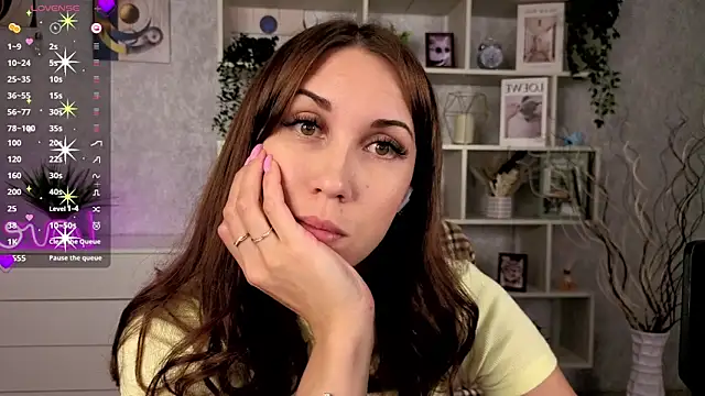 DreamVelour online show from 10.21.25