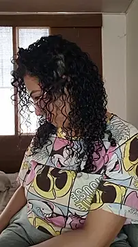 Snapshot of LondonHilton chatting on 02.18.26 LondonHilton online show from 02.18.26