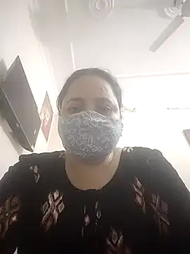 Snapshot of Cute-Purva chatting on 10.28.25 Cute-Purva online show from 10.28.25