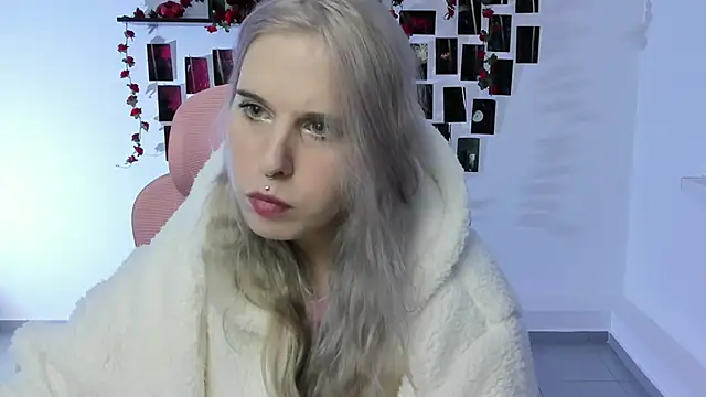 Snapshot of IngannaMorte chatting on 09.27.25 IngannaMorte online show from 09.27.25