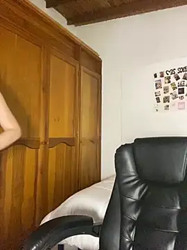 Bleer Rousse online show from 10.21.25