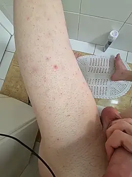 Snapshot of Salsicha244 chatting on 11.04.25 Salsicha244 online show from 11.04.25