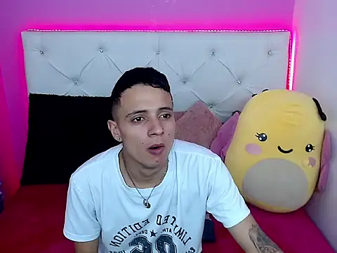 xx-kike-xx online show from 10.04.25