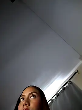 Mia-Reyes online show from 10.28.25