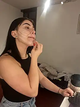 Snapshot of Zafira_ chatting on 11.15.25 Zafira online show from 11.15.25