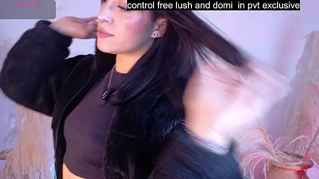 Snapshot of Zafira_ chatting on 11.24.25 Zafira online show from 11.24.25