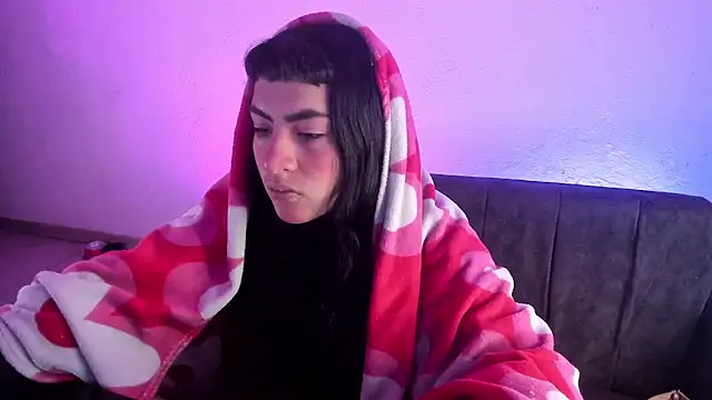 kitty  chs online show from 10.23.25