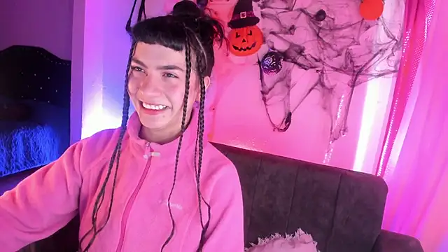 kitty  chs online show from 11.13.25