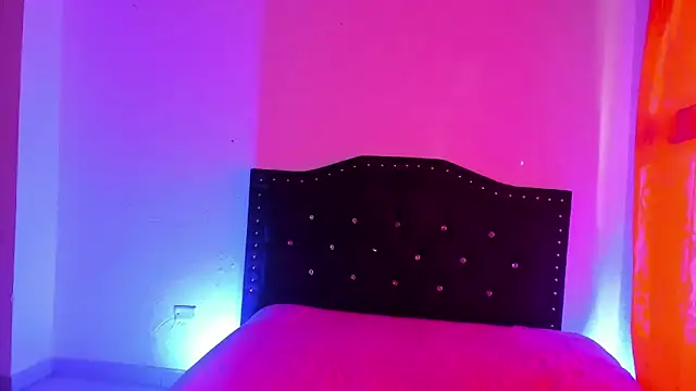 kitty  chs online show from 12.15.25