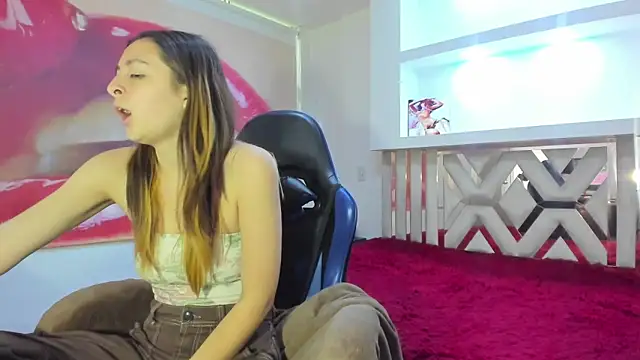 lala clark online show from 10.02.25