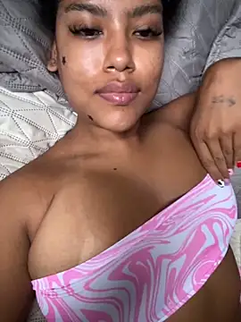 miiabrown18 online show from 11.24.25