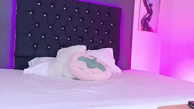 Kataaleya  12 online show from 11.08.25