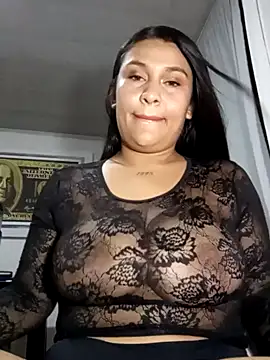 MiaaLuxx online show from 10.03.25