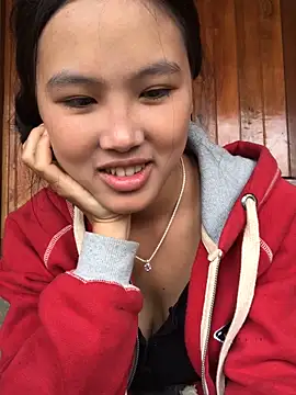 Snapshot of Mai_lovely chatting on 10.31.25 Mai lovely online show from 10.31.25