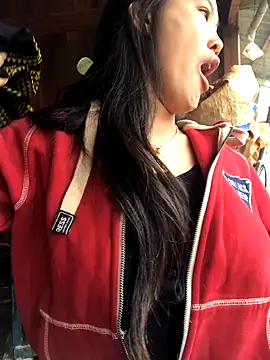 Snapshot of Mai_lovely chatting on 11.02.25 Mai lovely online show from 11.02.25