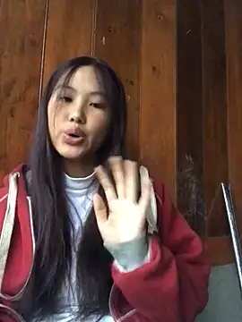 Snapshot of Mai_lovely chatting on 11.12.25 Mai lovely online show from 11.12.25