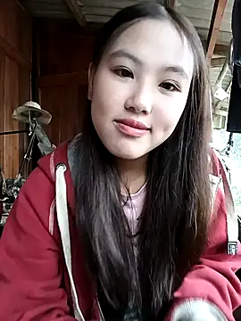 Snapshot of Mai_lovely chatting on 11.18.25 Mai lovely online show from 11.18.25