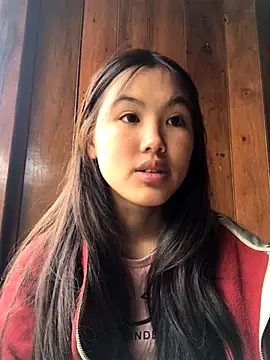 Snapshot of Mai_lovely chatting on 11.19.25 Mai lovely online show from 11.19.25