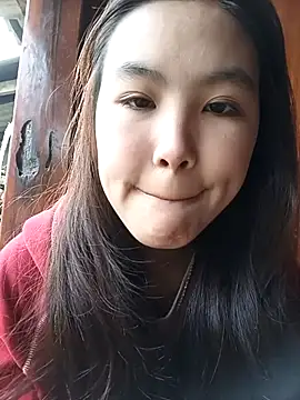 Snapshot of Mai_lovely chatting on 12.14.25 Mai lovely online show from 12.14.25