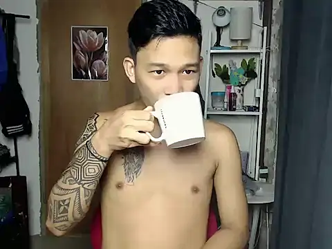 Snapshot of asianmonstercock05 chatting on 05.19.26 asianmonstercock05 online show from 05.19.26