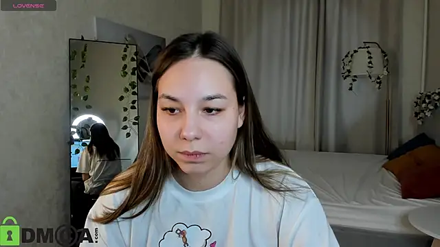 Al1ice Moures online show from 02.06.26