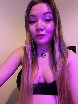 Amalie Smith online show from 05.31.26
