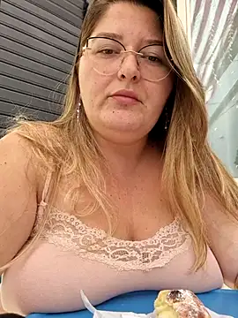 HornyBella88 online show from 10.14.25