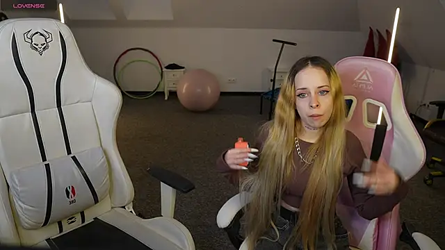 Luchi Sun online show from 11.11.25