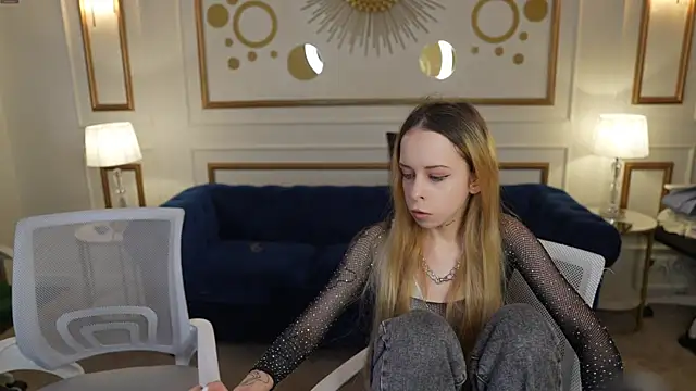 Luchi Sun online show from 12.03.25