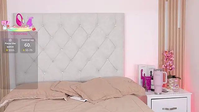 Ashley-Whitee online show from 04.17.26