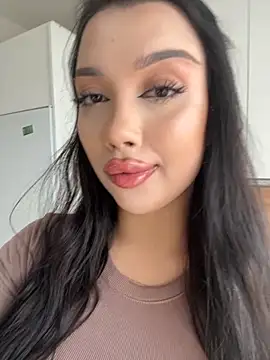 kiss Lissa online show from 11.30.25