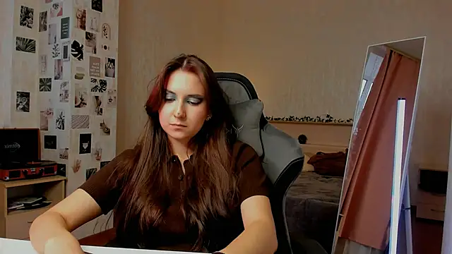 raviolly046 online show from 10.10.25