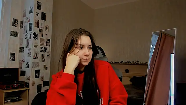 raviolly046 online show from 10.12.25
