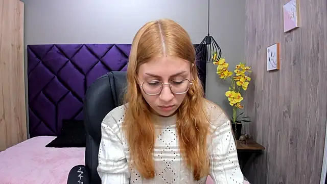 ChloeCampbell03 online show from 10.14.25