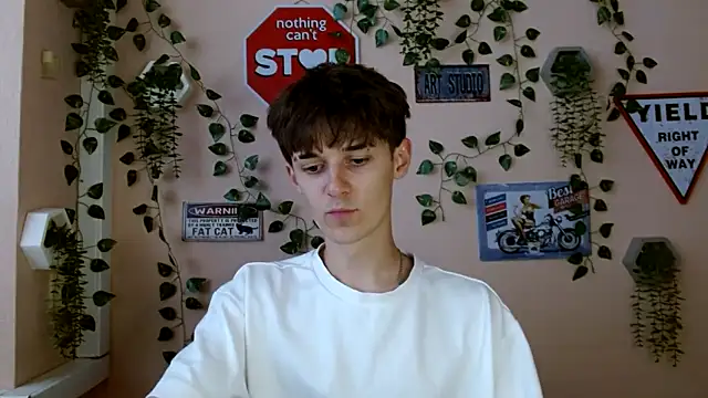 Hoot Dude  online show from 10.08.25